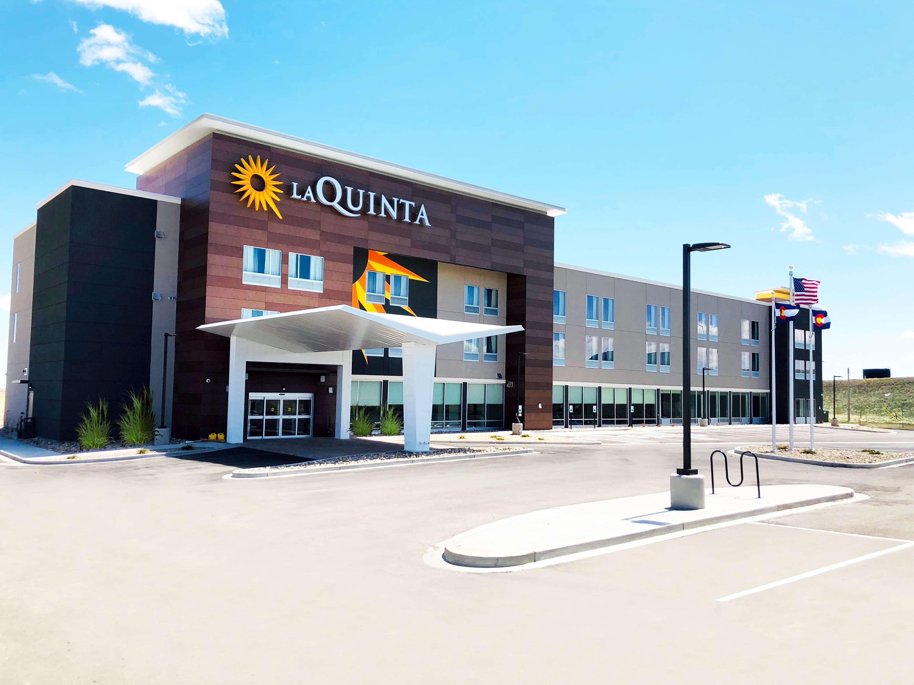 La Quinta Inn & Suites Limon By Wyndham Exterior photo