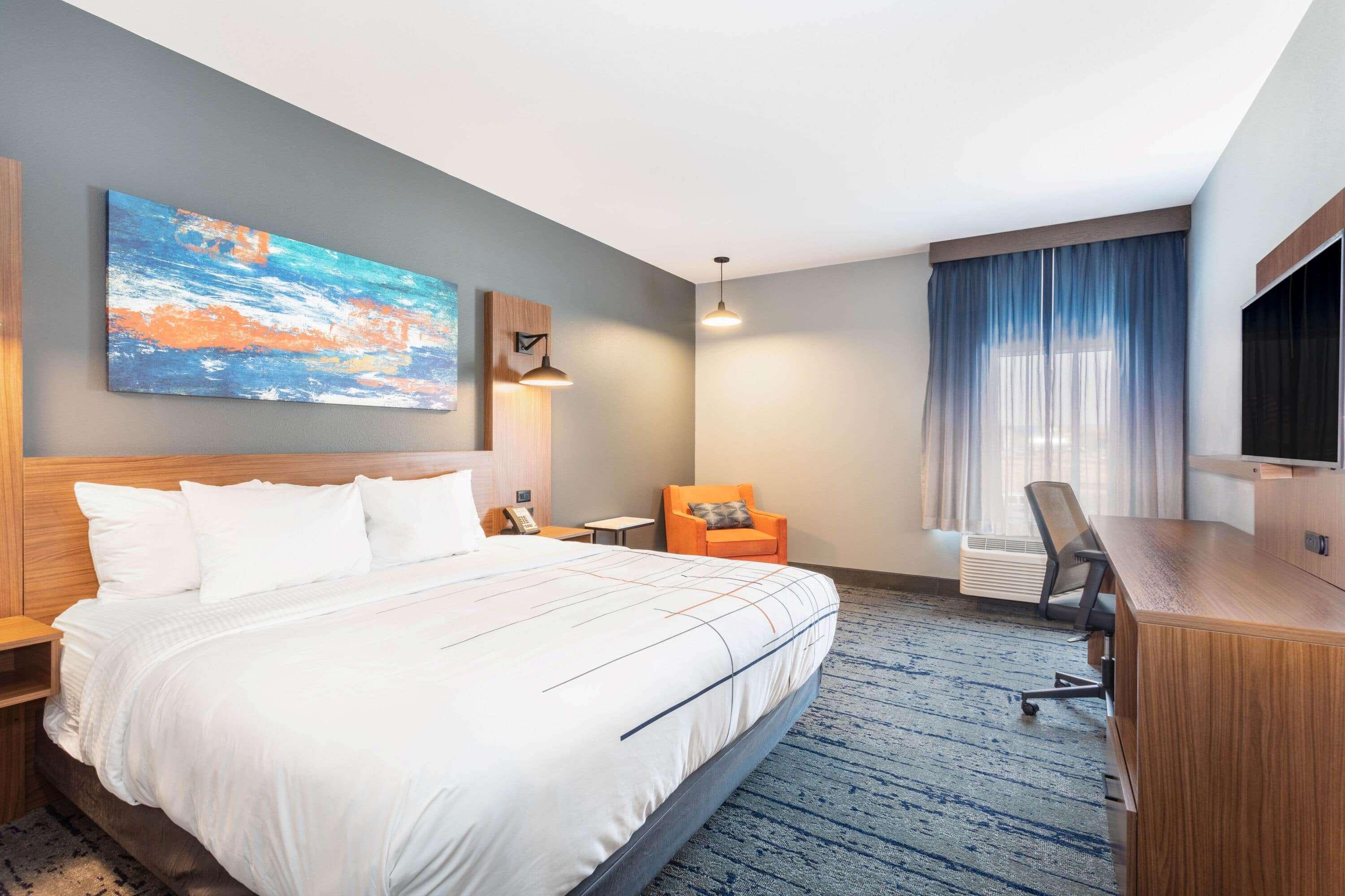 La Quinta Inn & Suites Limon By Wyndham Exterior photo